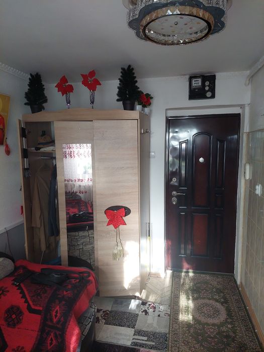 Vând Garsoniera Vest