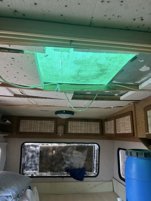 Каравана без документи за стационарно монтиране