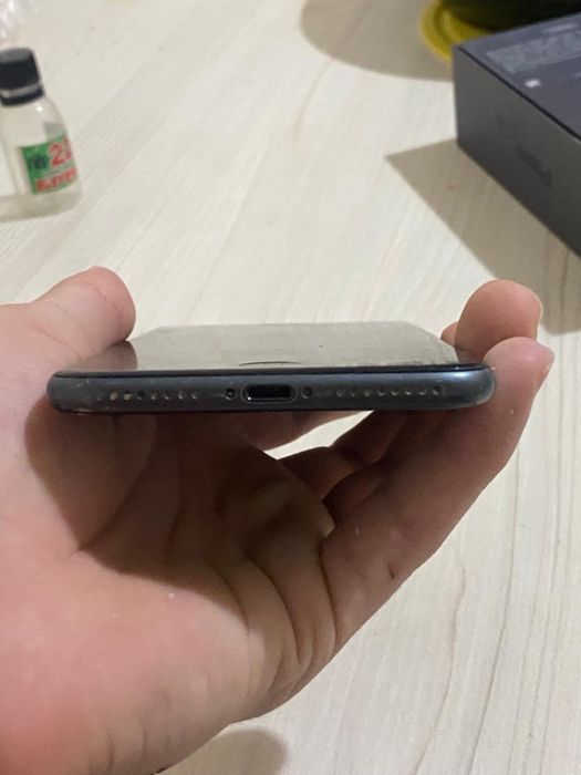 Продаю Айфон 8плюс