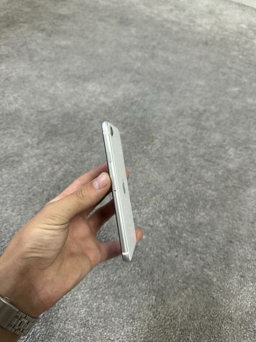 iPhone SE 64GB 80% Emkost