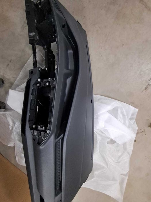 Продавам арматурно табло за Фолксваген Кади след 2011г , кат. номер 2K8857003S