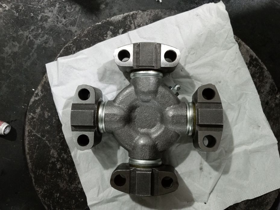 Cruce cardanica mecanica pentru ansamblu dublu