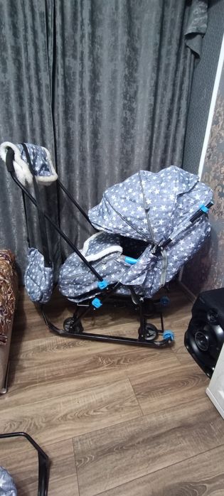 Продаю санки-коляска