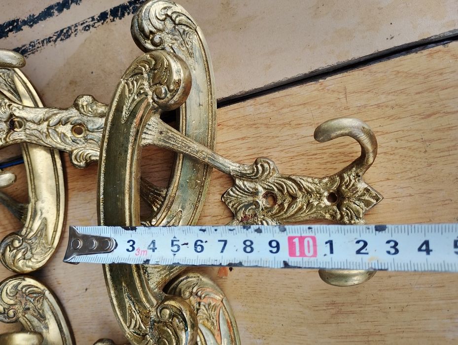 Месингови закачалки от соца