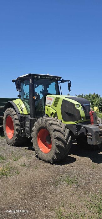 Tractor claas axion 810 2018 tel 0727739308 Ore 8200 pret 68.000 euro plus TVA