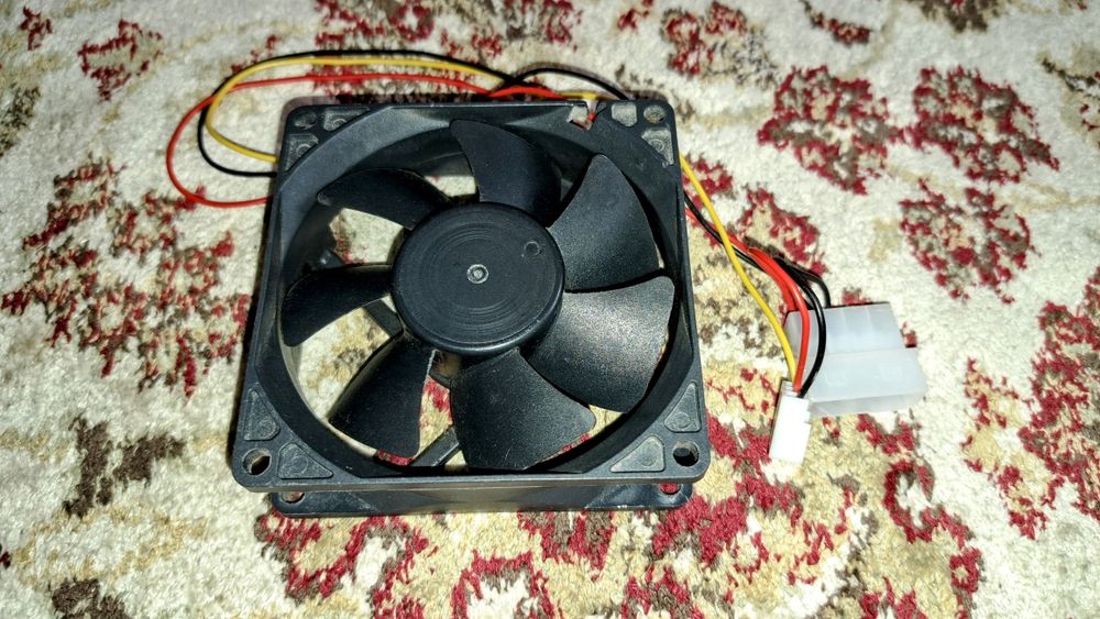 Кулер 80мм для пк на выдув