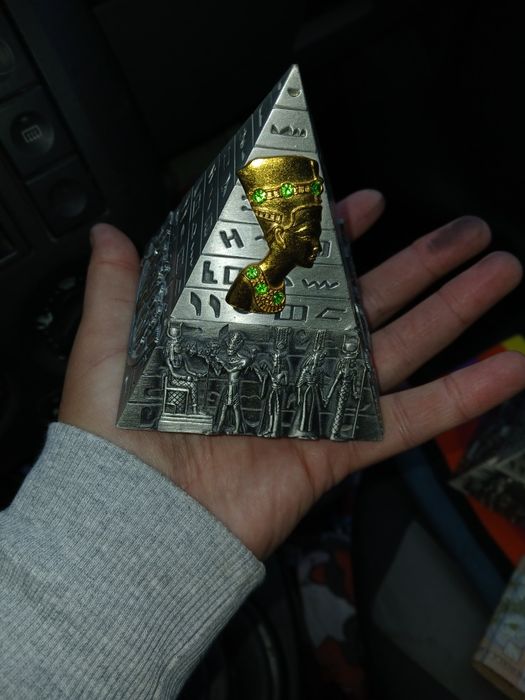 Vand 2 piramide de zinc