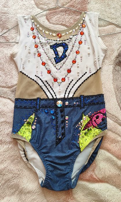 трико за художествена гимнастика