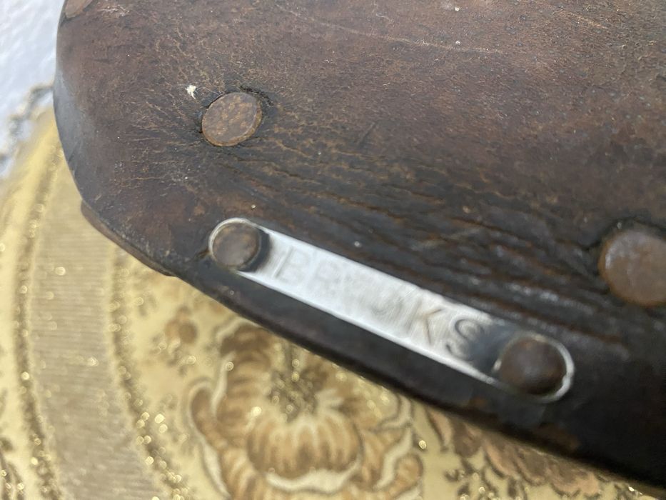 Ретро седалка от велосипед от естествена кожа