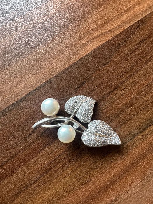 Брошка, като нова