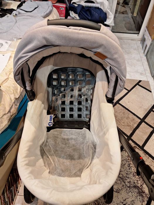 Продавам детска количка с три коша и много функционалности