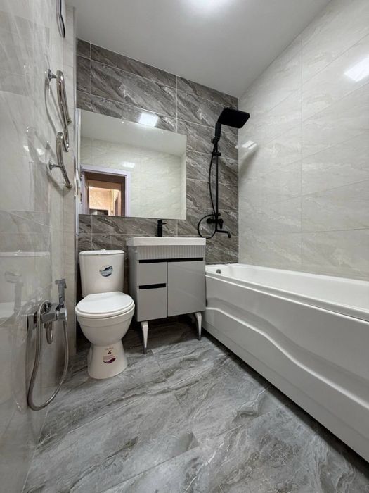 Продам 2х-комн/1/5 квартиру Буз-2