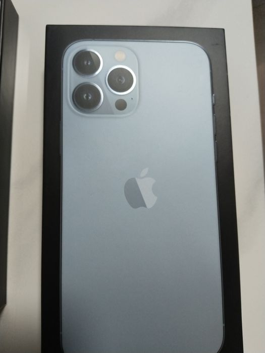 Продам Айфон 13 про мах