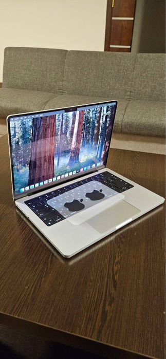 Macbook pro m2 pro 16GB 512GB