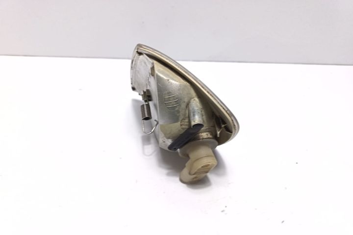 Semnalizator dreapta 6N0953050L Volkswagen VW Polo a 3-a generatie 6N