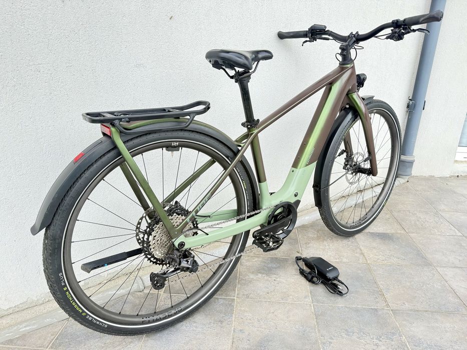 Bicicleta electrica Cube Kathmandu SLT 2025 S full carbon Bosch SX