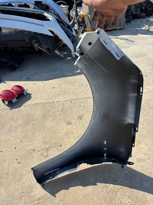 Десен преден калник Renault Megane 4 2016 631125412R