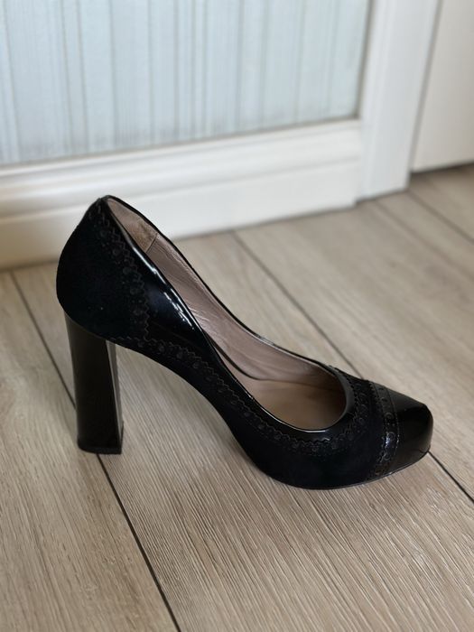 Женские туфли на каблуках