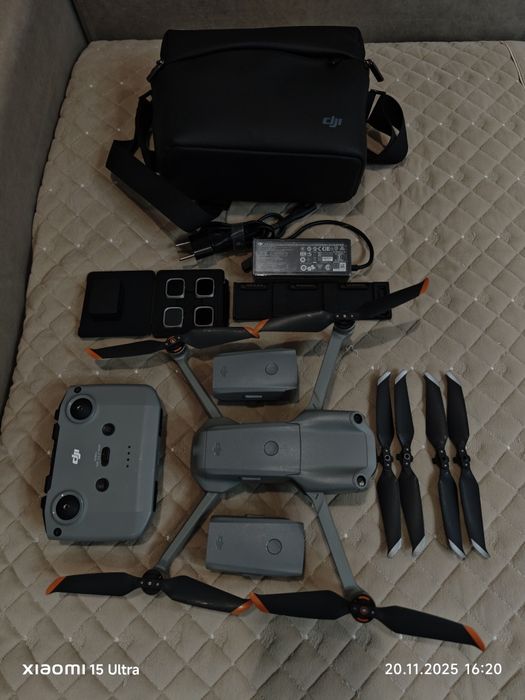 Дрон DJI Air 2S Fly More Combo серый