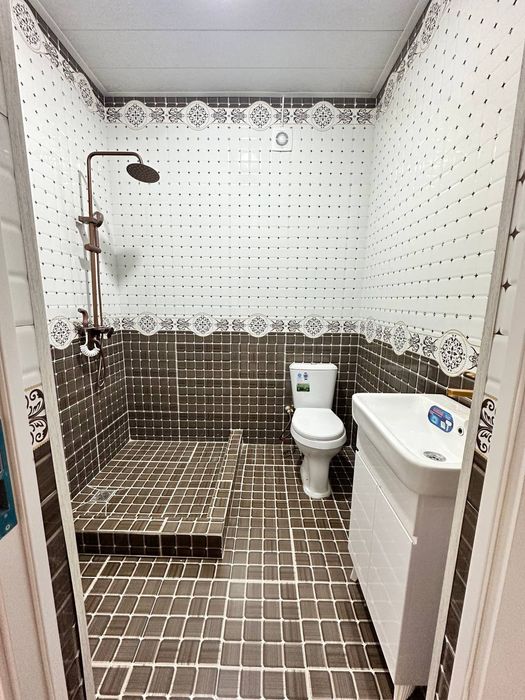 2 этаж катеж сотилади , мевастон тойхонаси ёни