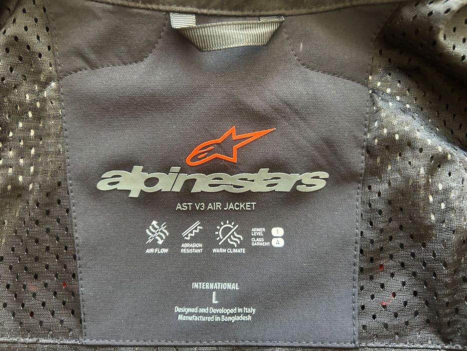 Мото яке Alpinestars Ast1 v3 air размер L + протектор за гръб Alpinestars nucleon plasma
