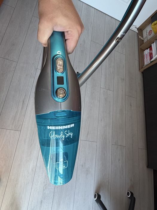 Aspirator vertical 2 în 1 Heinner Cloudy Sky – stare bună