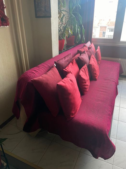 Разтегателен диван