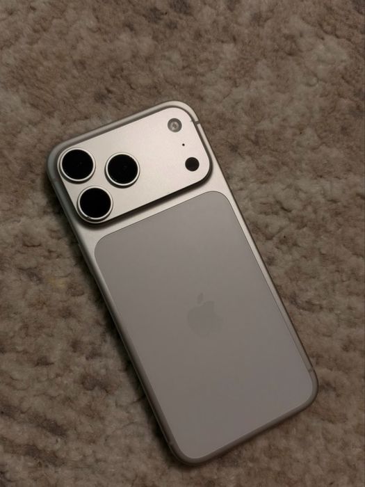 iPhone 17 pro max