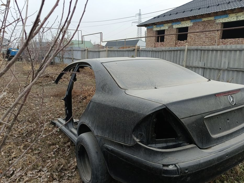 Продам запчасти на Мерседес