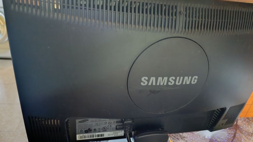 Монитор Samsung.