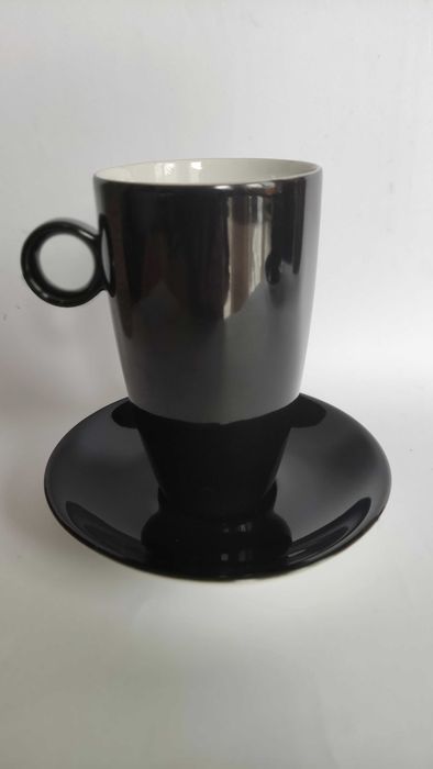 *Anna Burg*два сета-за кафе и чай- в черно и бяло