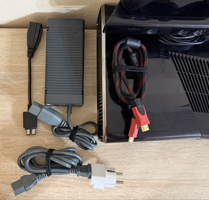 Xbox 360 SLIM + игры прошитый