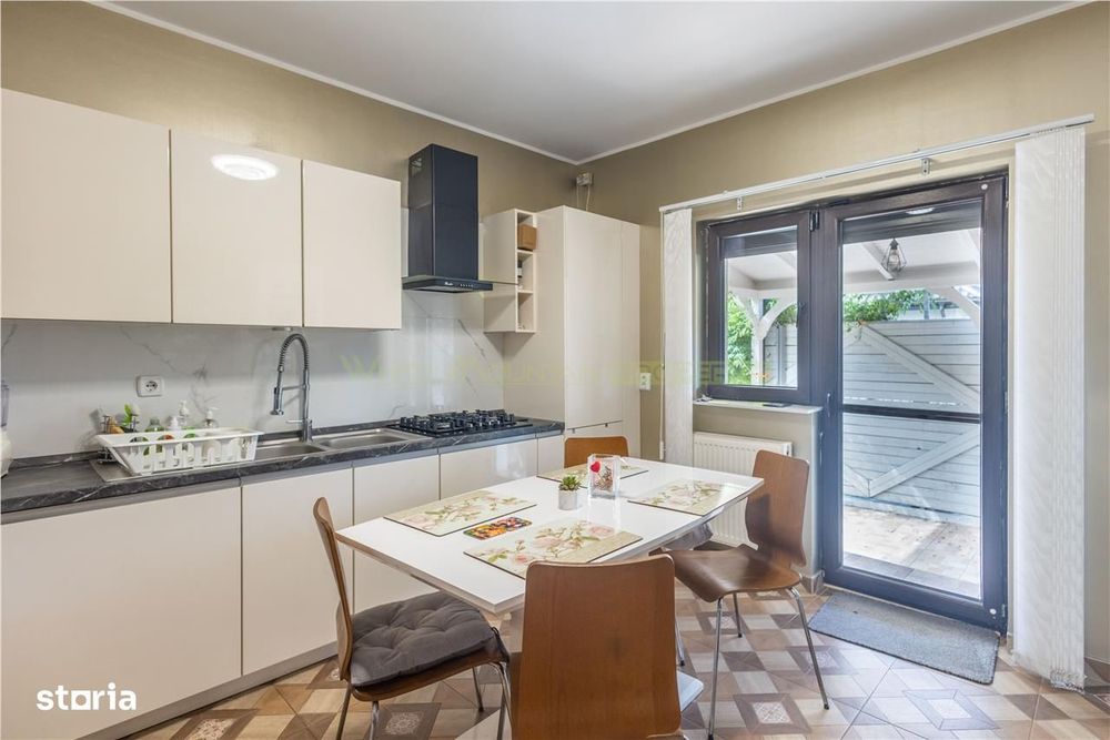 Vila superba 2018 5 camere, 5,4 Mw solar system, de vanzare, Buftea