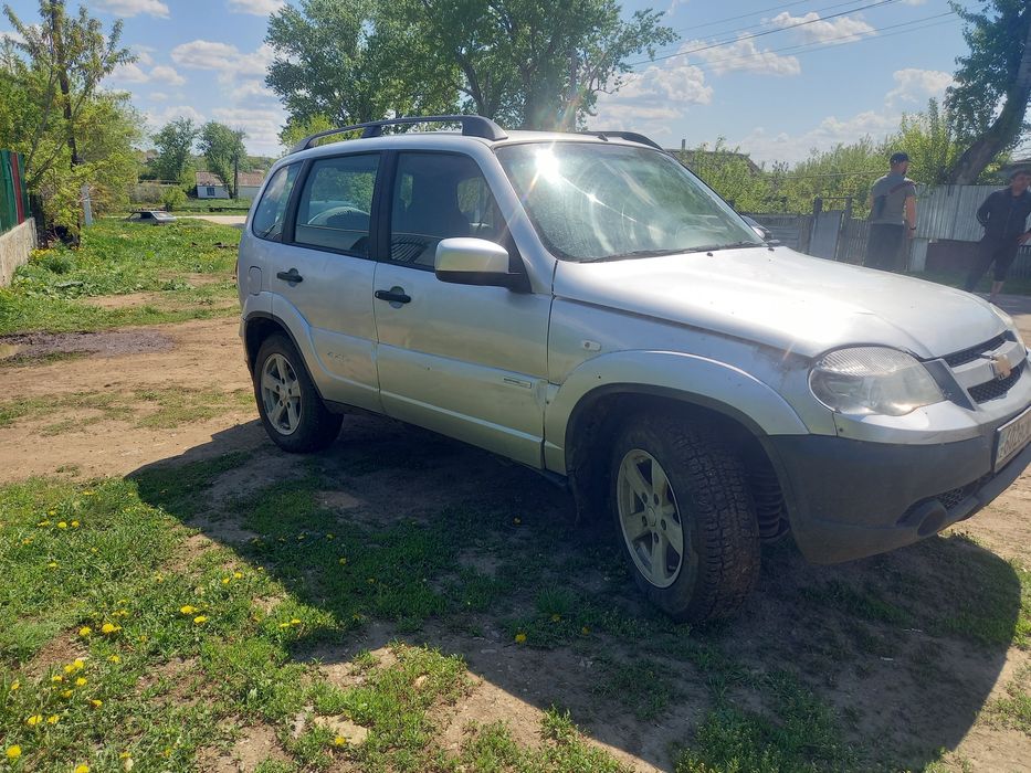 Продам нива шевроле 2013 года