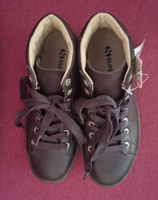 Чисто нови кожени кецове Superga, 35 номер