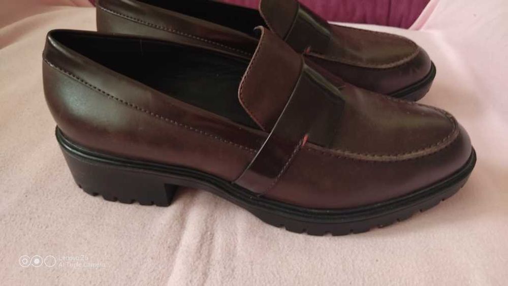 Pantofi trendy full piele de la GEOX Respira marimea 39