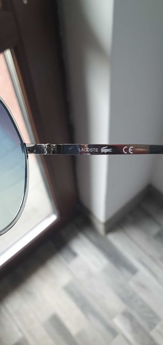 vând ochelari Lacoste