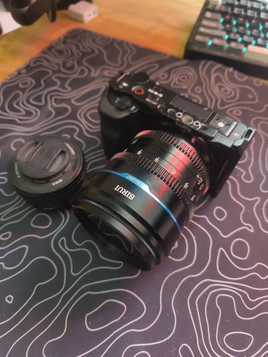 ZV E-10 SIRUI 35MM ,16-50 затычка