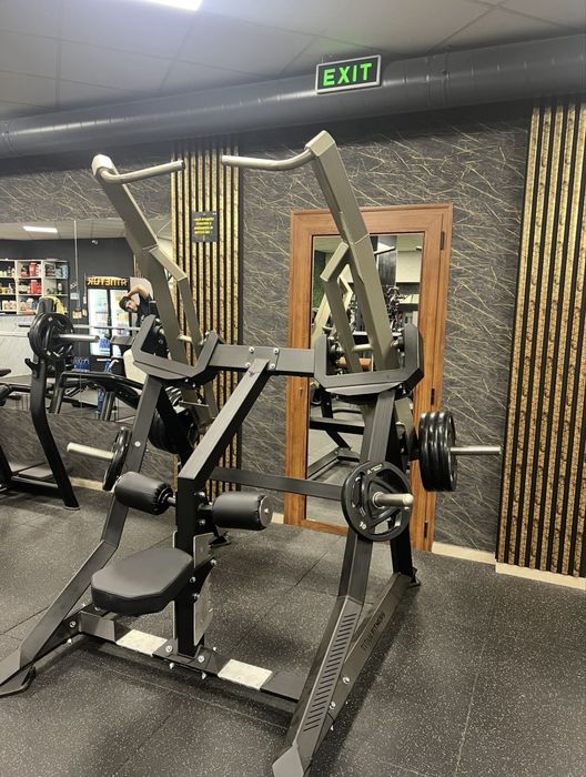 TITAN THD Lat pulldown