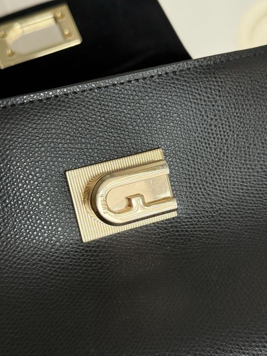 Черна чанта Furla
