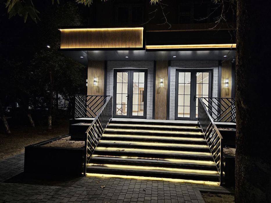 Продаётся нежилое помещение под офис с арендатором.