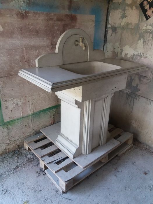 Градинска мивка за стена