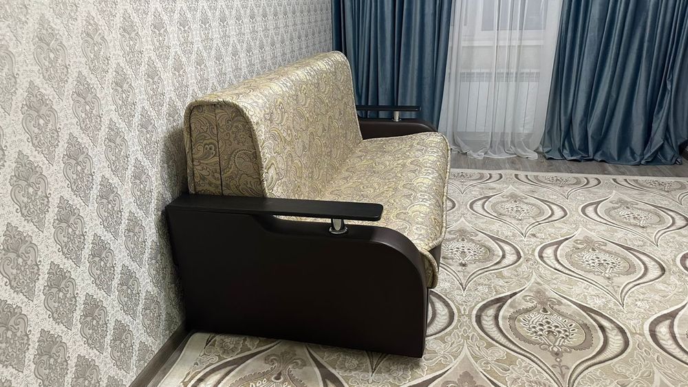 Диван в хорошем состоянии
