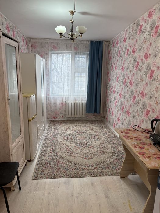 Общежитиядан 1 бөлме сатылады. 14кв м