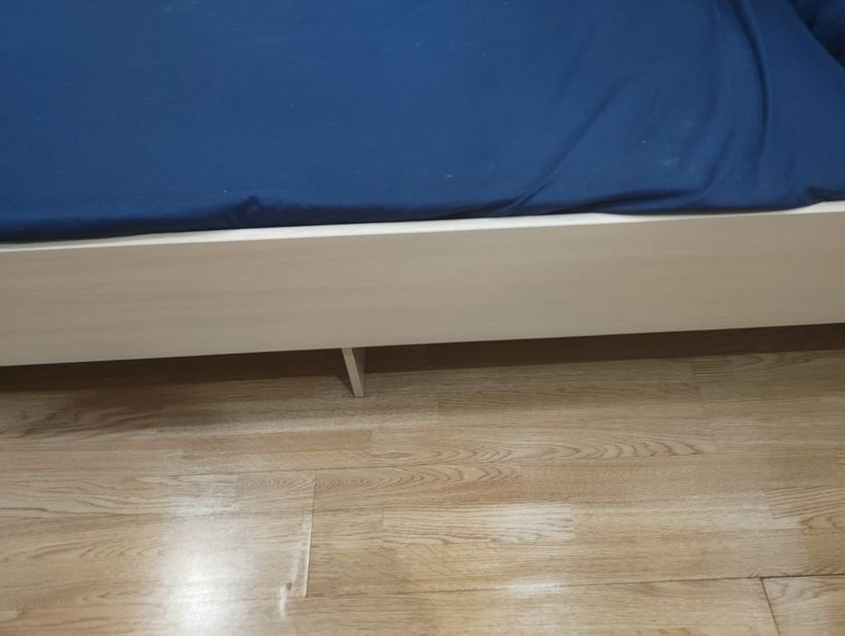 Продам кровать с матрасом