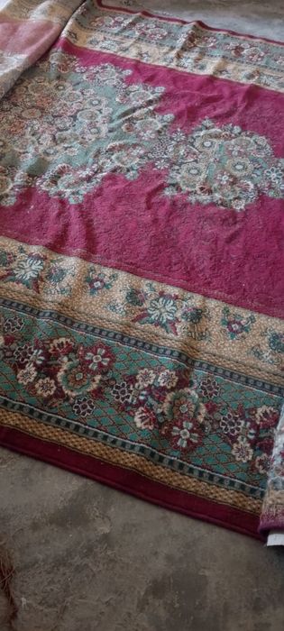 Палас б/у в нормальном состоянии