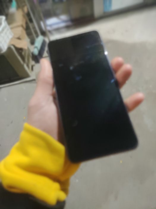 Redmi note 12 xotira 128 hech qatti sinmagan 780 kami bor tel zorr