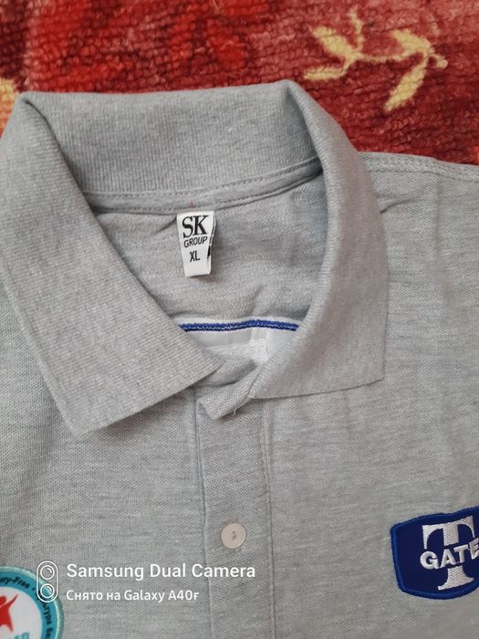 Футболка белая, серого цвета