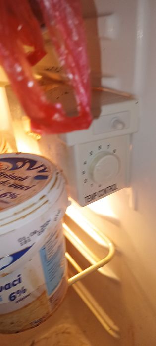 Frigider LG mare și frigider LG mic fuctionale