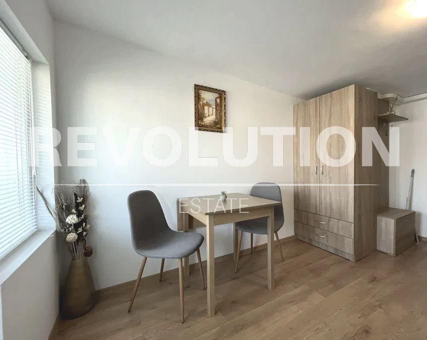 Дава се под наем Едностаен апартамент в Варна, Окръжна болница - 25 кв.м за 250 € - Снимка #1